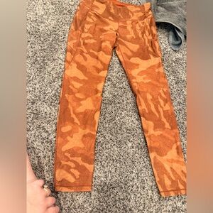 CALIA by Carrie Underwood Rust Orange Capris